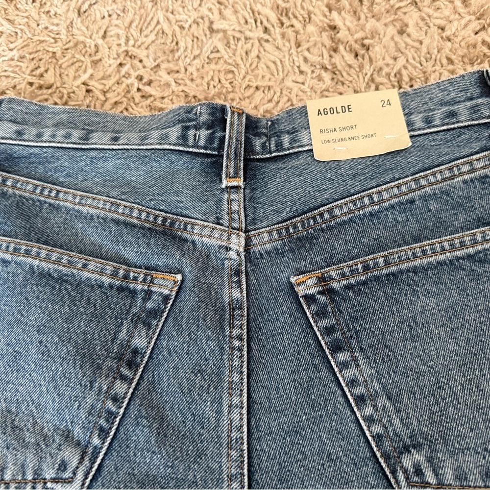 Agolde Risha Denim Short size 24. Worn once. - Picture 4 of 7